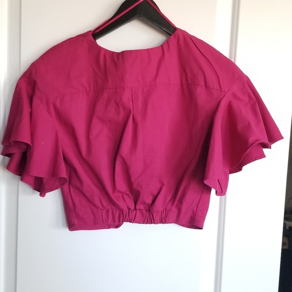 Pink crop top with flutter sleeve - Picture 2 of 6